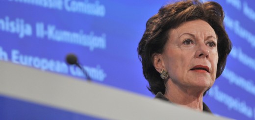 Kroes 2 520x245 We need stronger data safeguards after Snowden’s ‘wake up call’, says European Commissioner