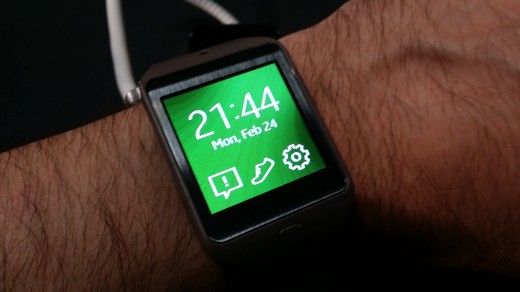 Gear2 wrist 520x292 Wrists on with the Gear 2, Gear 2 Neo and Gear Fit