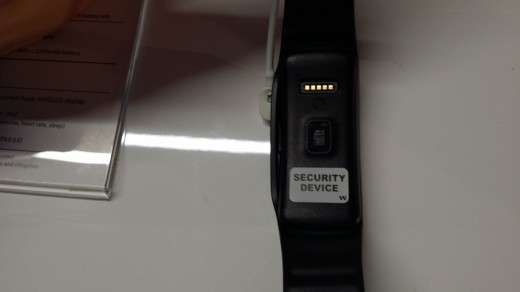 Gear Fit sensor 520x292 Wrists on with the Gear 2, Gear 2 Neo and Gear Fit