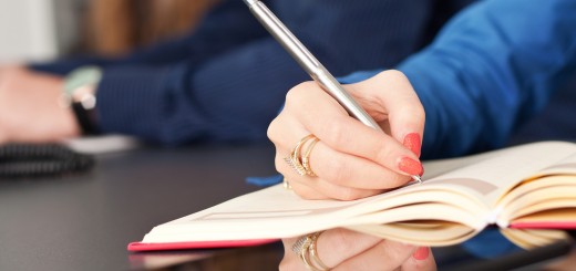 meeting taking notes 520x245 photo meeting taking notes 520x245 Technical recruiting is broken: Here are 4 ways to hire better