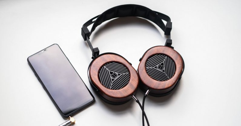 Review: Monoprices M565 is a $200 gateway to planar magnetic headphones