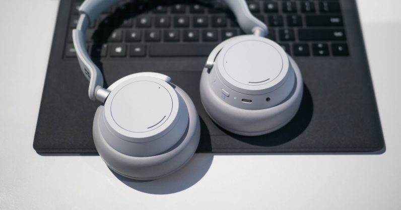 Microsofts Surface Headphones will arrive November 19 for $350