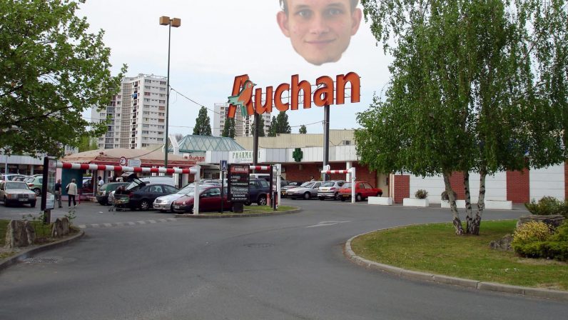  auchan blockchain customers related supermarket users products 