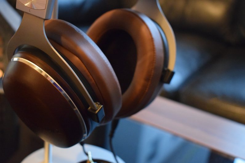 Review: The Brainwavz HM100s are excellent studio monitor headphones in a classy package
