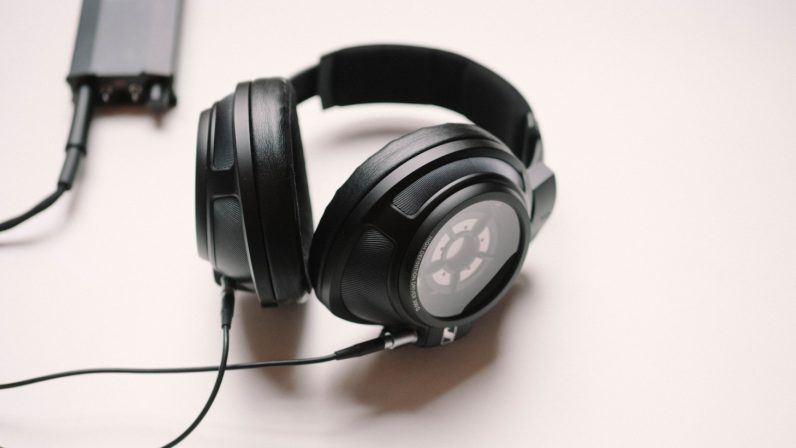 Review: Sennheisers HD820 are superb, imperfect headphones like no other