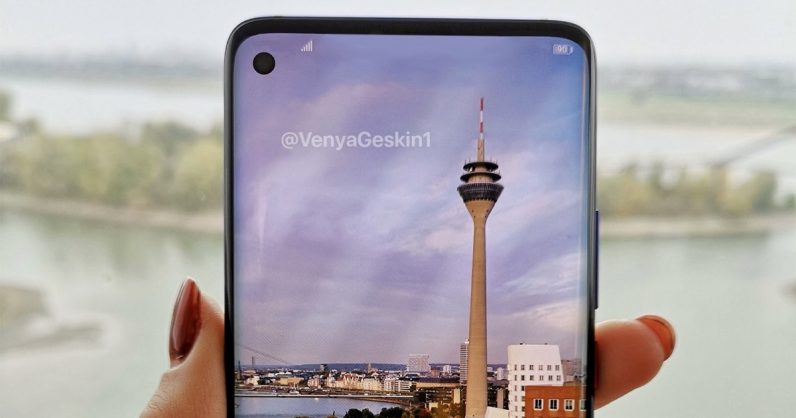 Samsungs Galaxy S10 will reportedly get a huge 6.7-inch screen and 6 cameras