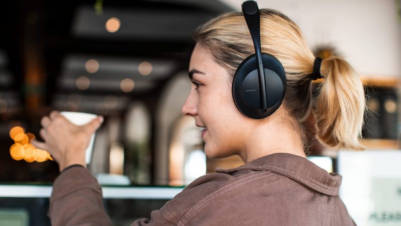 Boses new $399 headphones boast Siri support and adjustable noise cancellation