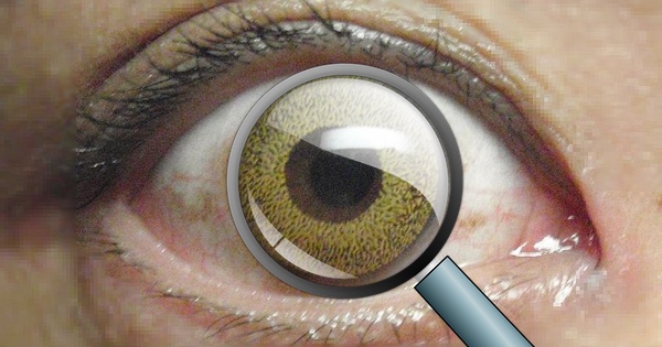 Scientist have made a contact lens that lets you zoom in by blinking