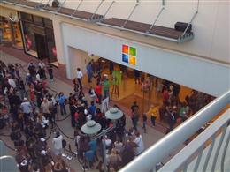 Microsoft Should Totally Pull Off An Apple For Windows Phone 7 Launch