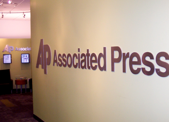 AP Begins Crediting Bloggers as News Sources