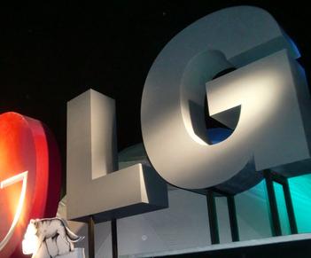 LG CEO Bows Out Over Mobile Weakness