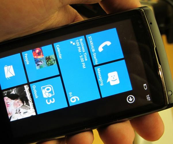 Windows Phone 7 Heads Up Against The iPhone