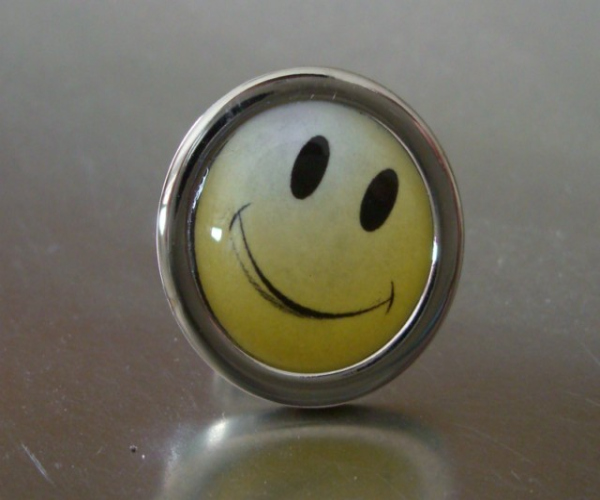 Gmail now stores your 10 most recent emoticons for quick smiley faces
