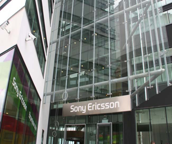 Sony Ericsson X12 gets previewed, looks great but lacks Gingerbread
