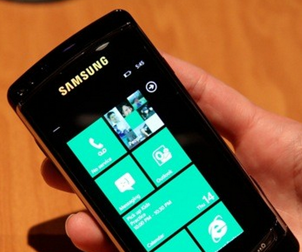 Microsoft promises to pay mobile developers early while boasting about WP7 momentum
