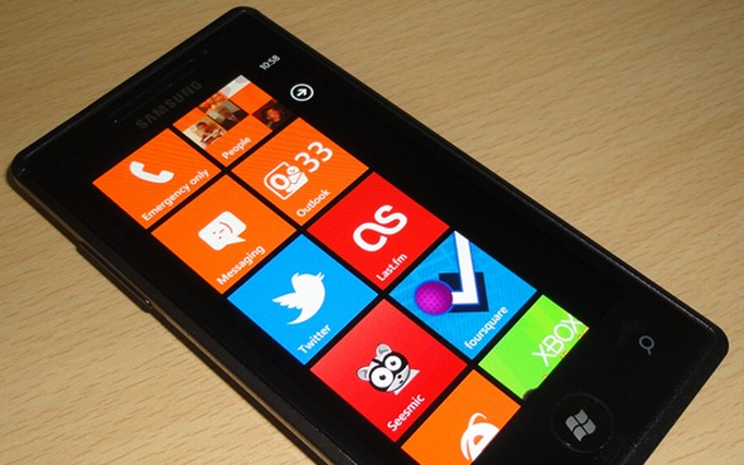Microsoft apologizes, explains in gritty detail how the WP7 update process works