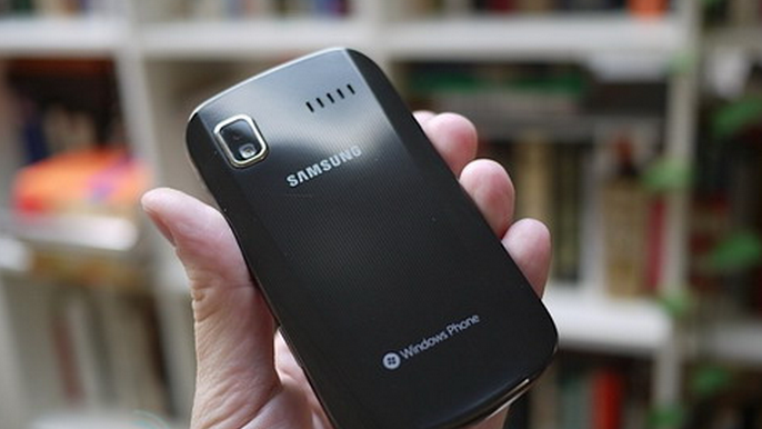 Microsoft warns against hacked WP7 updates