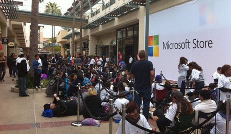Microsoft to open new stores in Los Angeles, Houston
