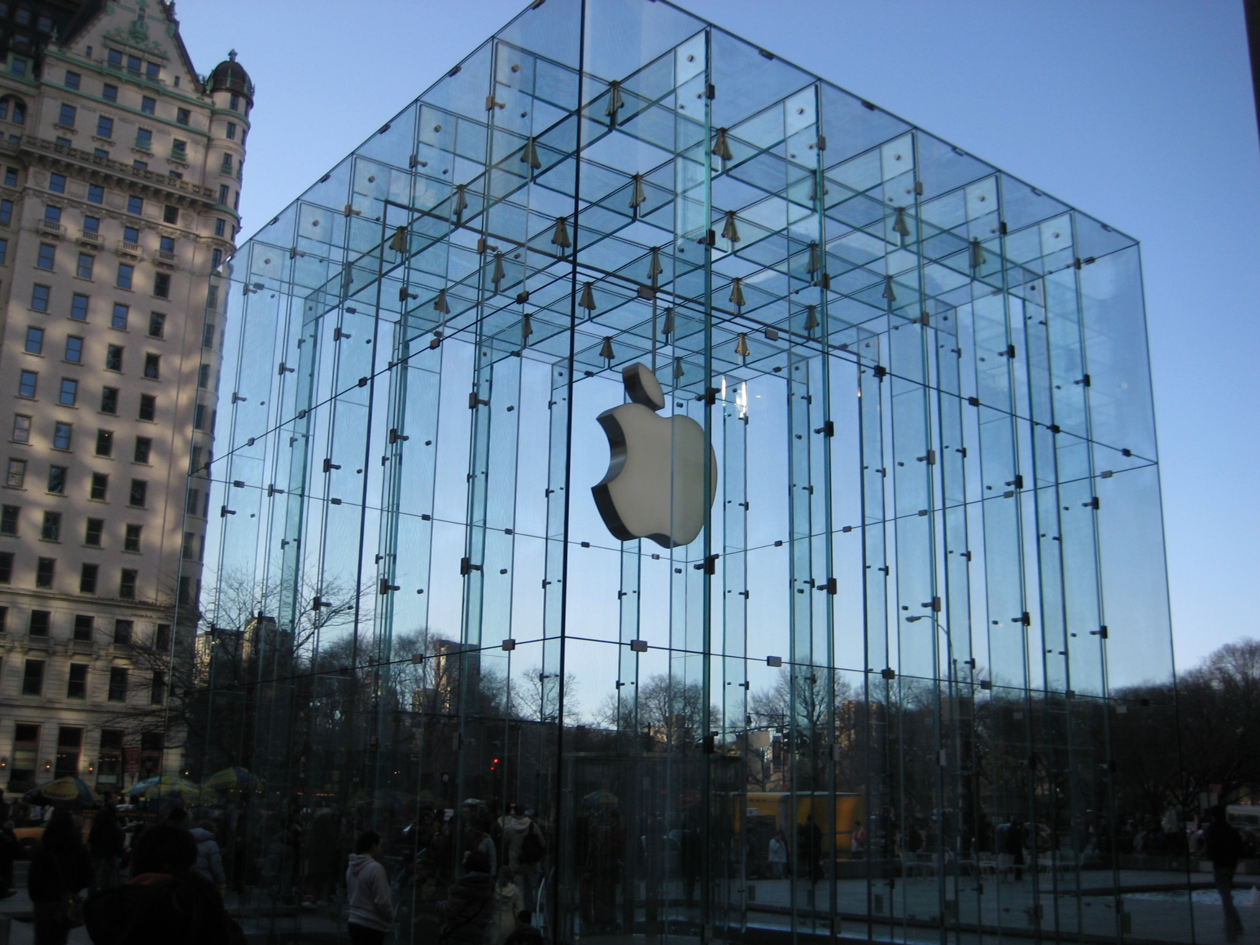 Apple launches new Quad-core iMacs with Thunderbolt technology