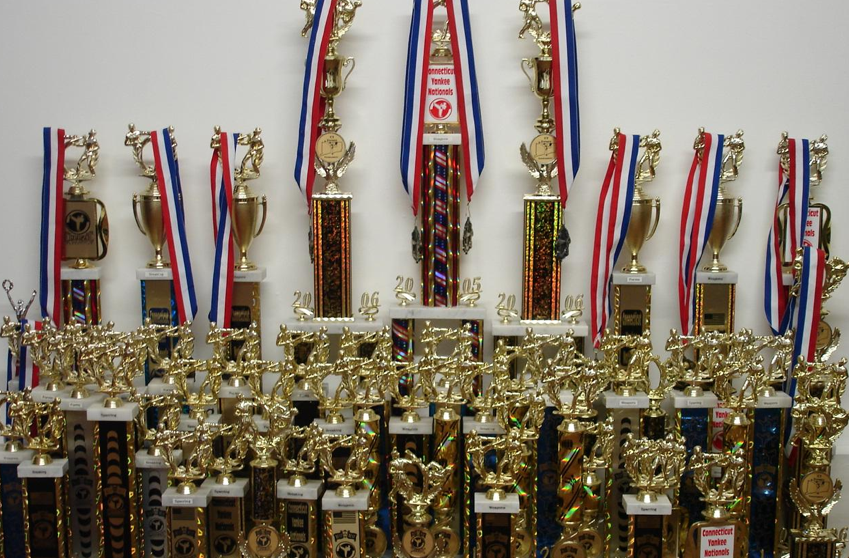 Basno brings trophies and brand loyalty to the social web