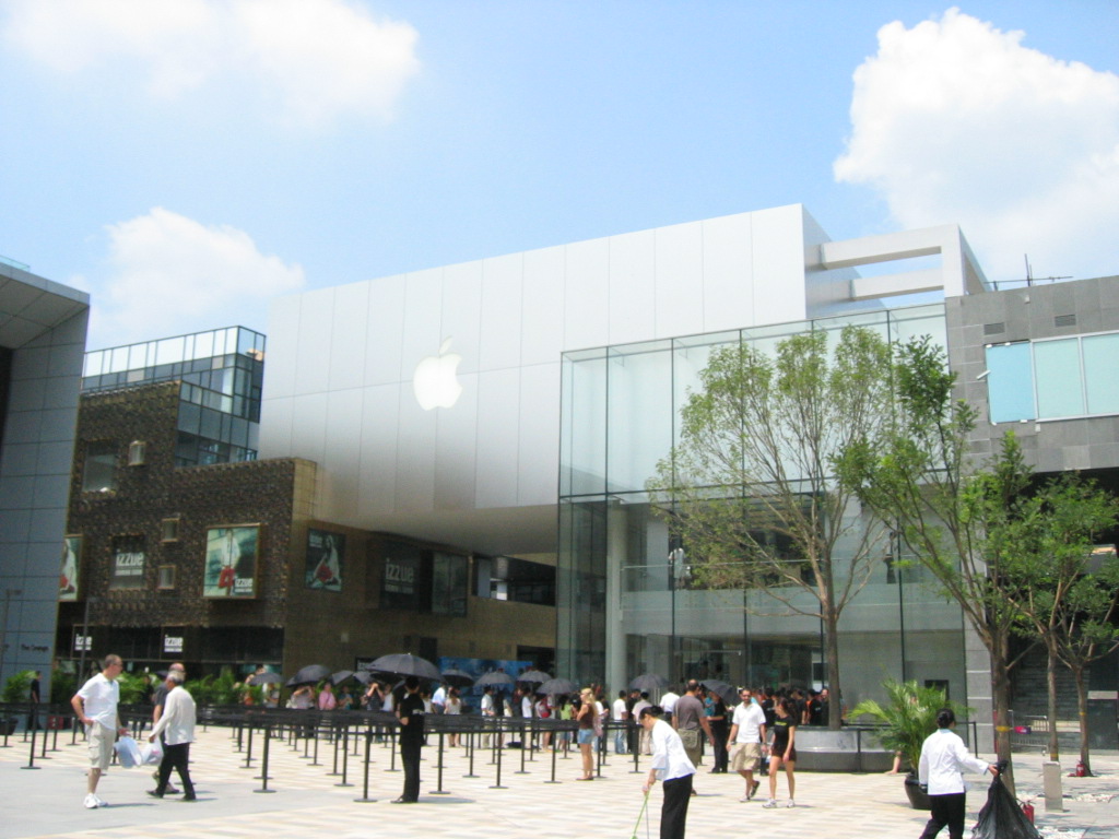Apple compensates customer injured during unrest at Beijing store