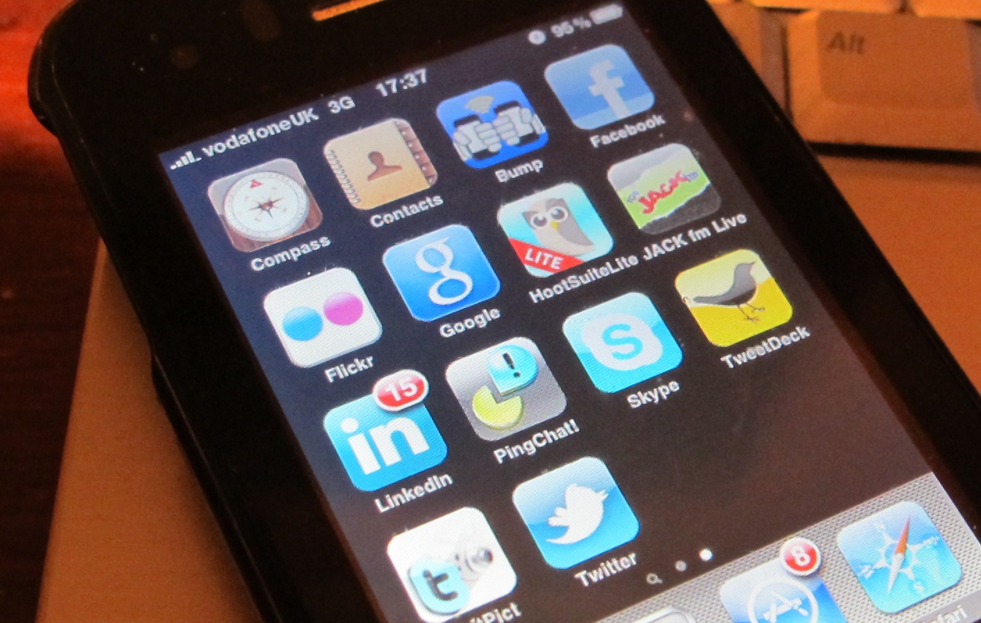 Google Maps is top UK connected mobile app…Yahoo is second