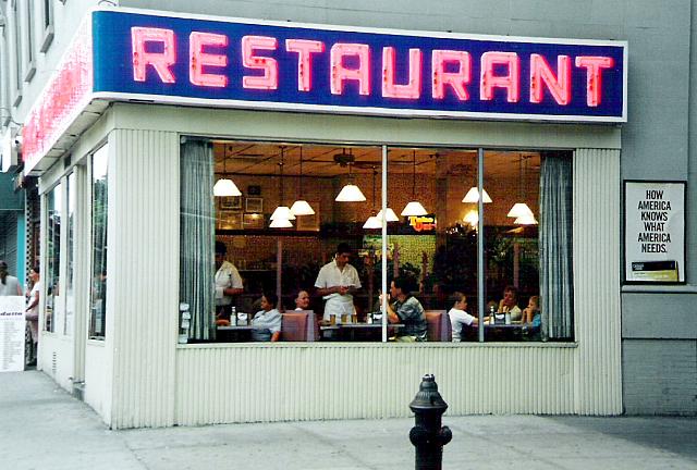 SevenLunches sends you daily lunch specials based on your location