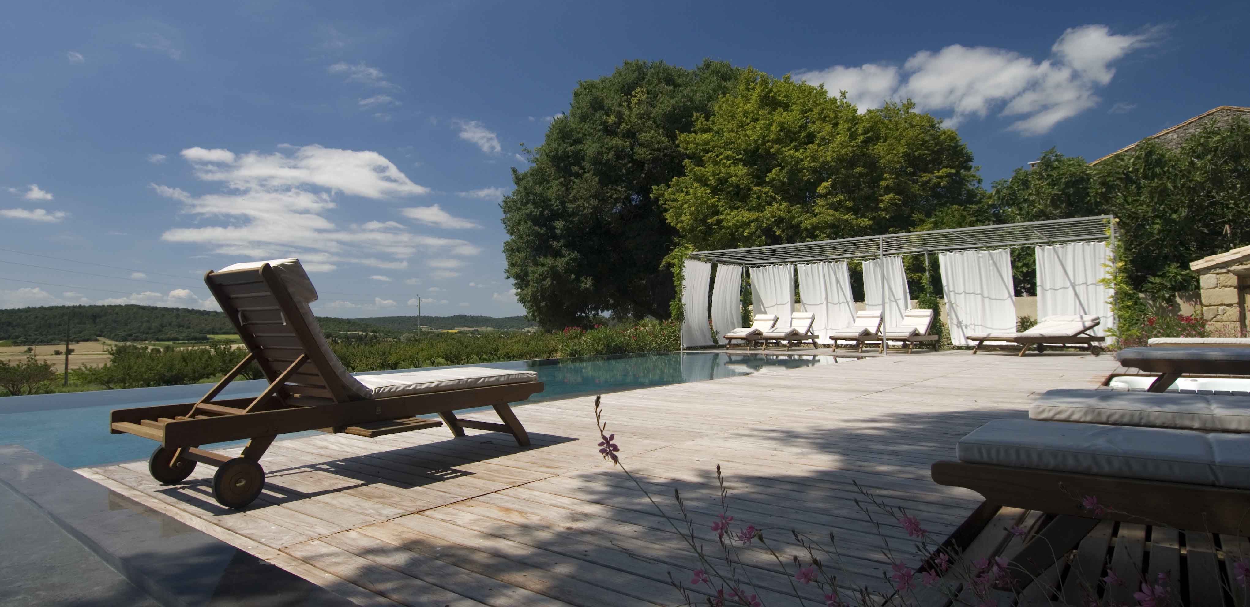 Mr. and Mrs. Smith: the ultimate boutique hotel guide has an iPhone app