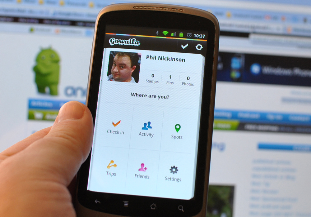 Gowalla removes its defining features: Items and Notes