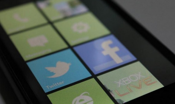 Microsoft tweaks WP7 Marketplace app rules for developers