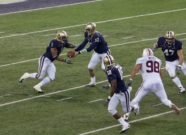 Five top iPhone apps for college football fans