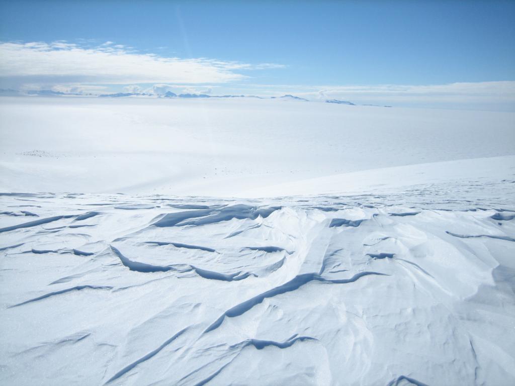 A woman attempts to cross the Antarctic alone, but she’s bringing social media