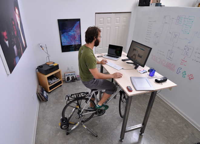 Kickstand Lets You Work Out On Your Bike While At Your Desk