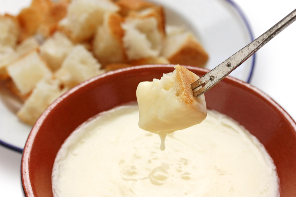 Fondu launches an iOS app for sharing “bite-sized reviews”