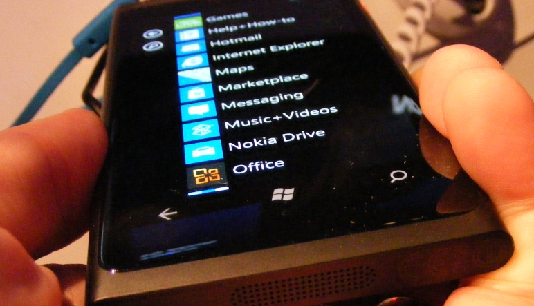 Swisscom confirms the Nokia Lumia 900, claims to have it in stock Feb. 2012