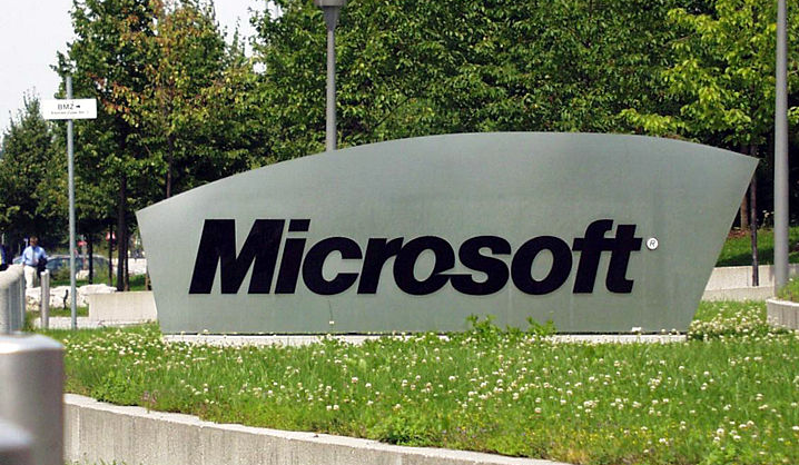 Microsoft has released SkyDrive apps for both Windows Phone and the iPhone