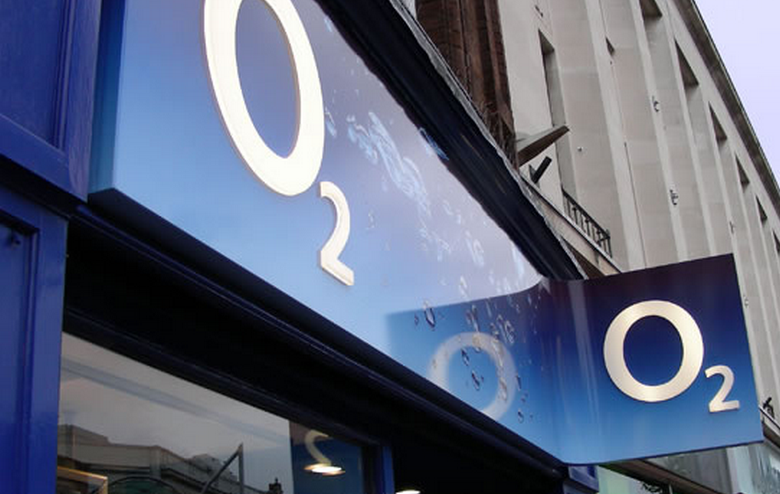 O2 hasn’t pulled the Lumia 800, instead claims that it is out of stock