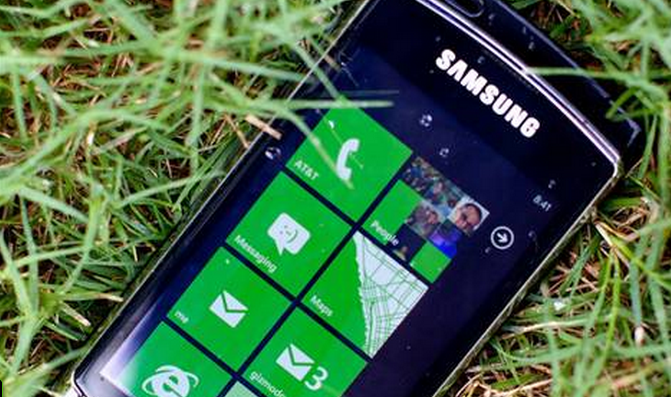Windows Phone is roughly flat heading into the last stretch of the holiday season