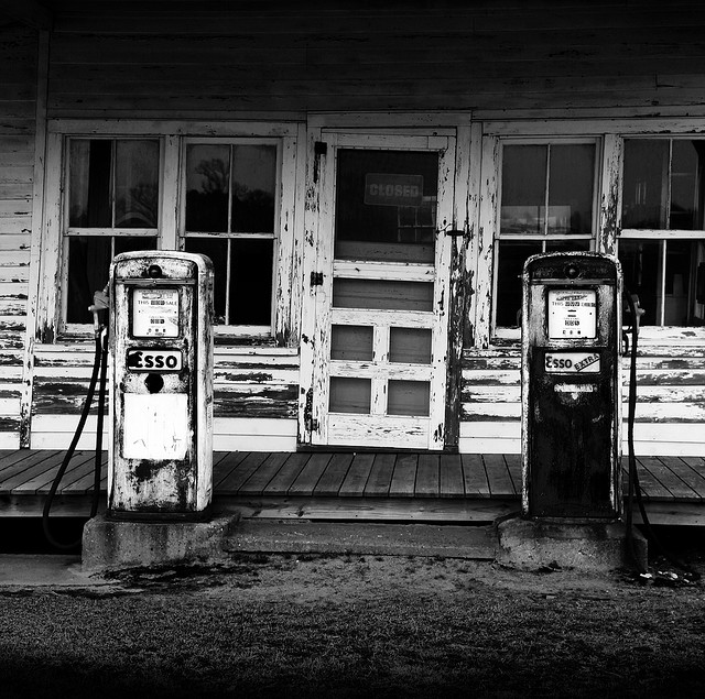 9 Gorgeous examples of black and white websites