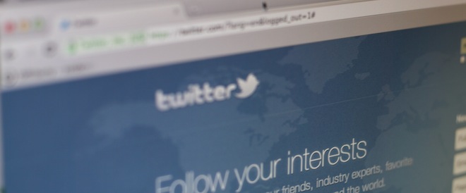 On Twitter, people want to follow personal versus official accounts of journalists