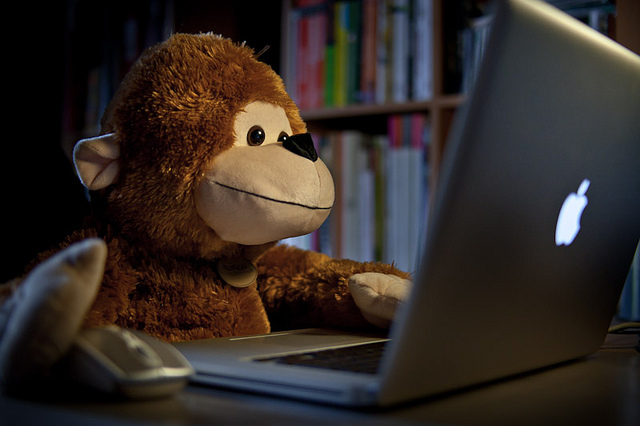 Report: 46% of companies have issued Macs to staff, 27% support the iPad