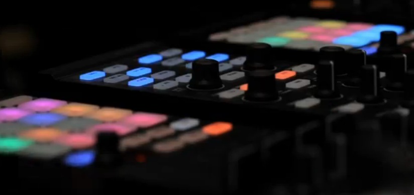 Native Instruments teases a new hardware DJ/production hybrid slated for spring