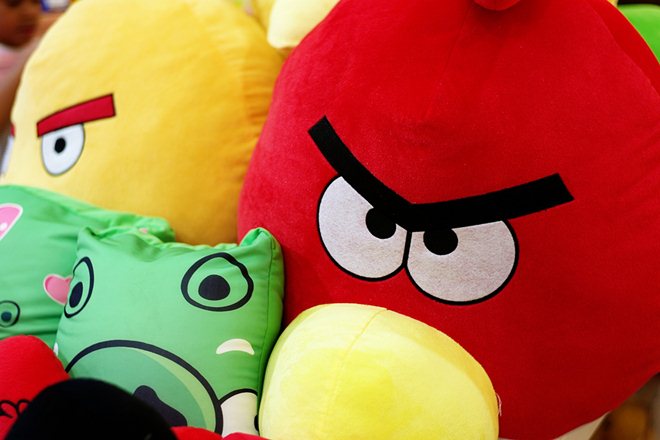 Angry Birds are flocking to Facebook as Valentine’s Day launch is revealed