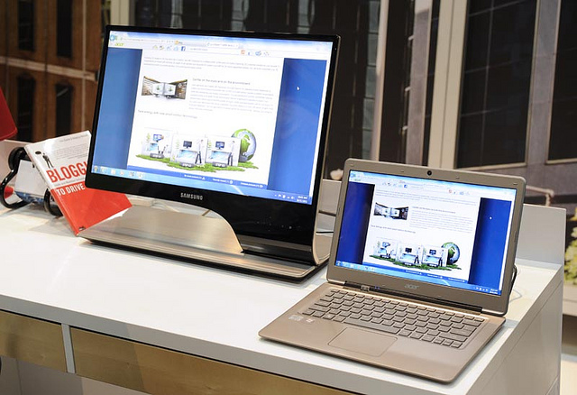 Microsoft web properties have more visitors, but Apple keeps them there longer