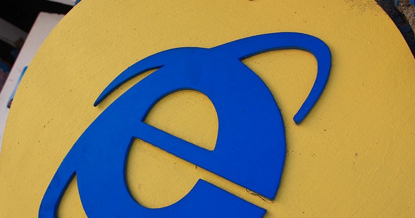 Forget IE6, Windows XP is going to keep IE8 alive until you want to scream