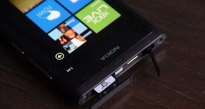 The $899 Lumia 800 bundle is now on sale, but only at Microsoft’s Stores