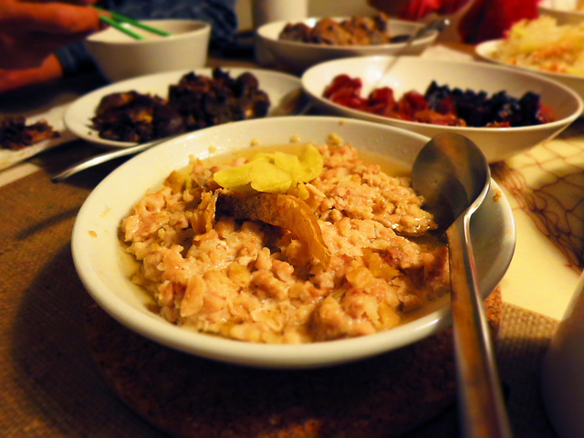 DishPal uses hashtags and group sharing brilliantly to put tasty food on display