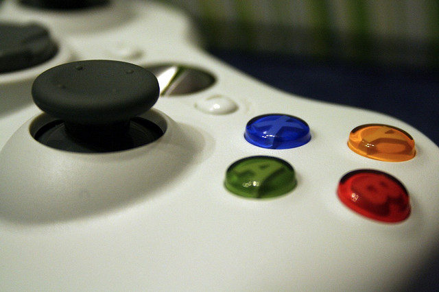 Logitech F540 vs SteelSeries 7xb: Xbox 360 wireless headset showdown