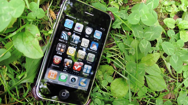 Apple requires iPhone developers to submit Retina screenshots, may herald end of 3GS era