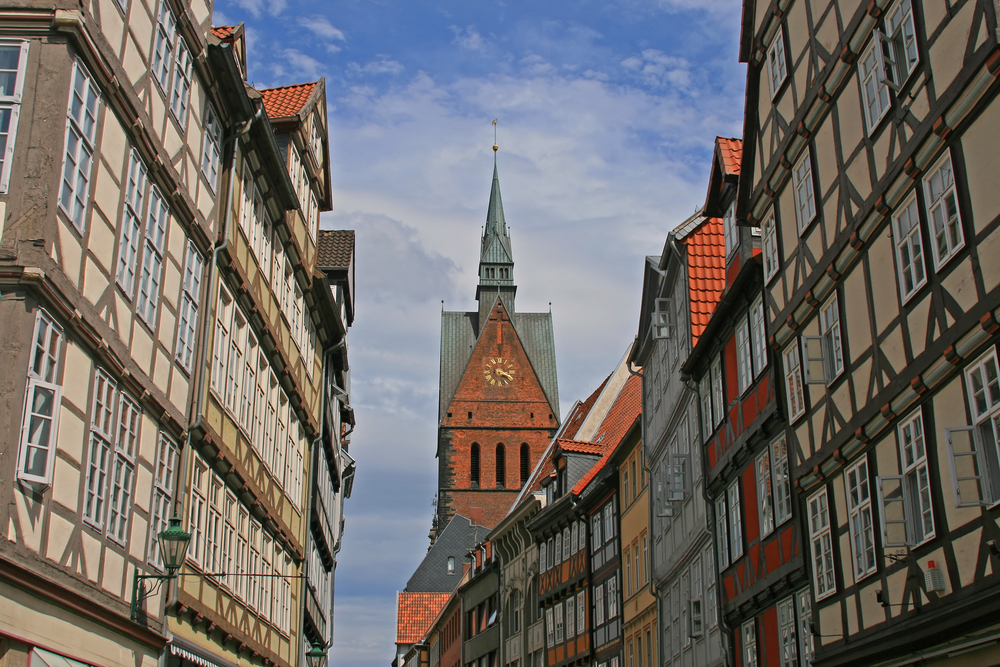 A manhunt on Facebook leads to 8 arrests in Germany